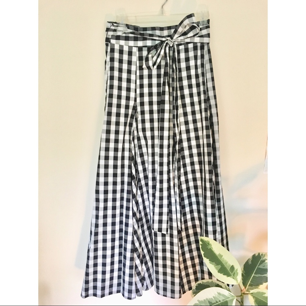 High-Waisted Gingham Maxi Skirt with Pockets